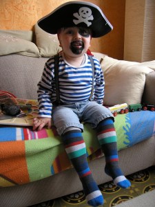 Pirat er kult - gulrot er ut! Storebror klar for karvavalet ifjor.